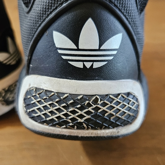 Adidas Boys Mid Black White G65737 Boys Size 5 - Picture 10 of 10